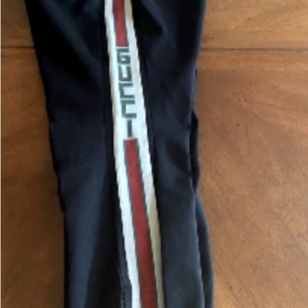 Men’s size medium Gucci track pants